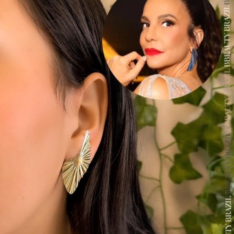 Detalhes do produto Brinco Ear Cuff Plissado, em ouro.